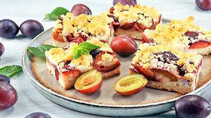 Безумно вкусный и ароматный пирог со сливами - GradinaMax Безумно вкусный и ароматный пирог со сливами
